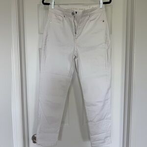 American Eagle Outfitters White Mom Jeans